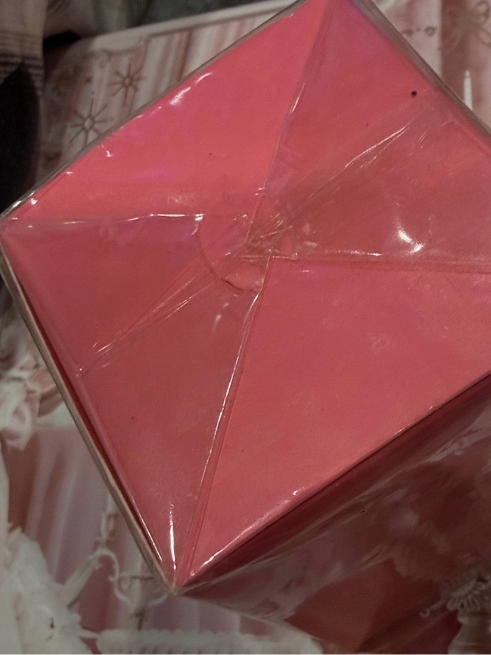 Fragrance packaging - Picture 3 of 4